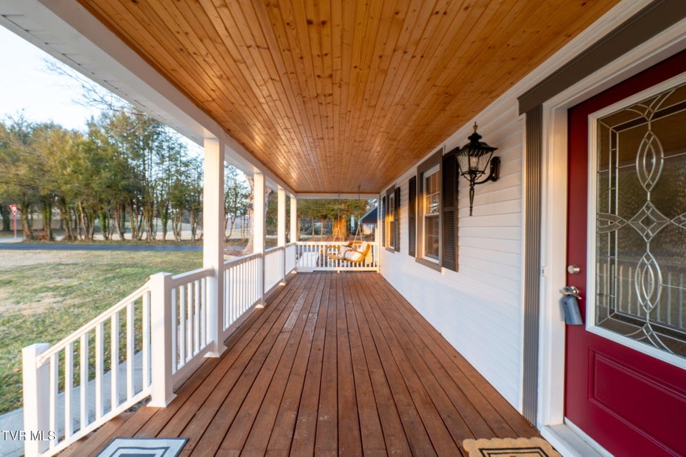 Photo #30: 2111 Lee Highway