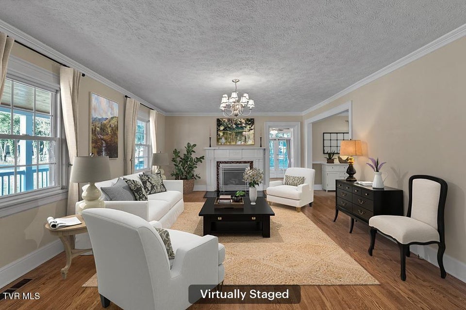 Photo #32: 2111 Lee Highway