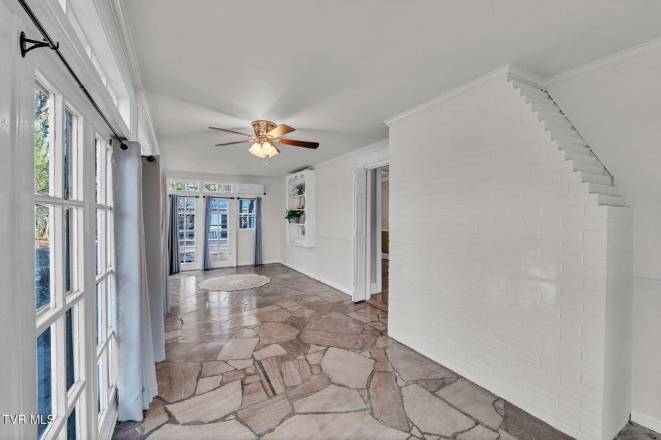 Photo #42: 2111 Lee Highway