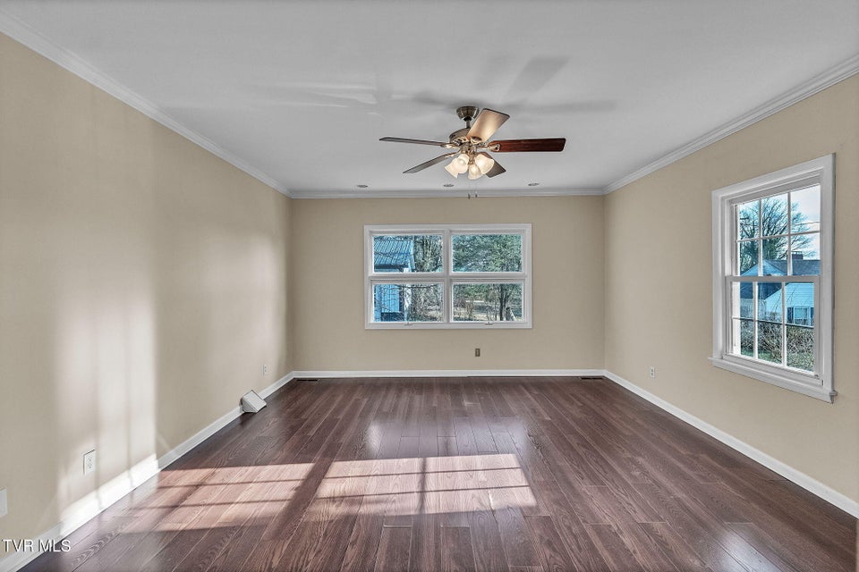 Photo #44: 2111 Lee Highway