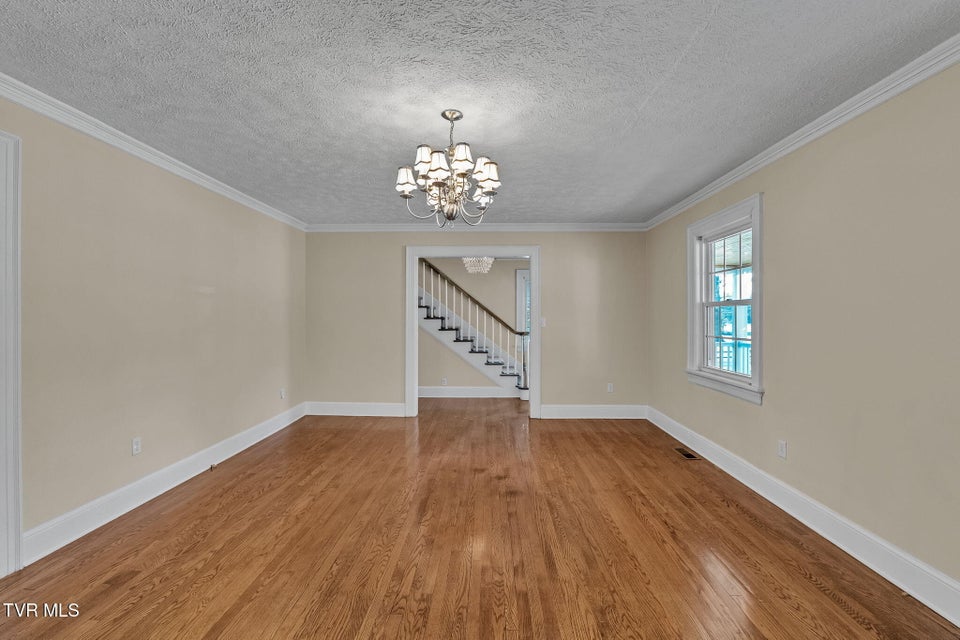 Photo #45: 2111 Lee Highway