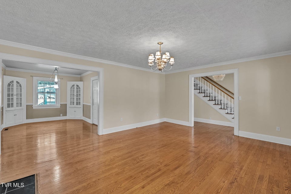 Photo #47: 2111 Lee Highway