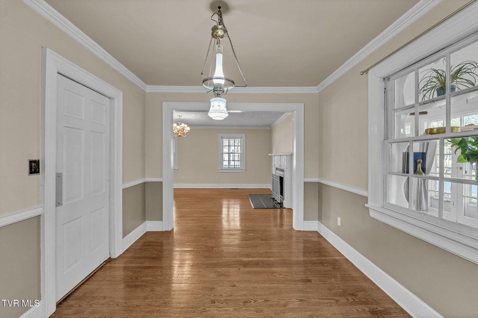 Photo #48: 2111 Lee Highway