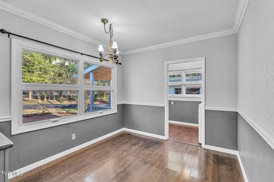 Photo #54: 2111 Lee Highway