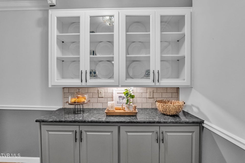 Photo #55: 2111 Lee Highway