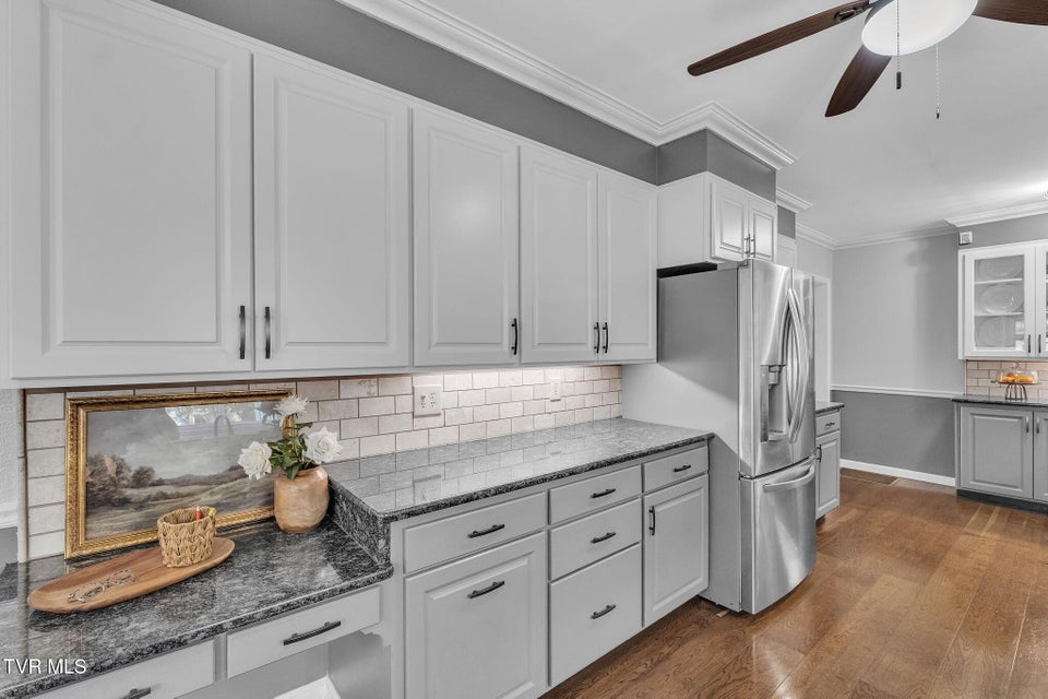 Photo #56: 2111 Lee Highway