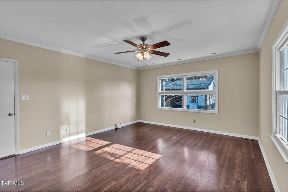 Photo #64: 2111 Lee Highway