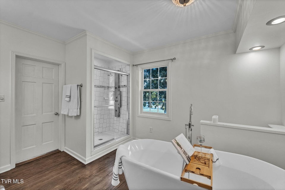 Photo #66: 2111 Lee Highway