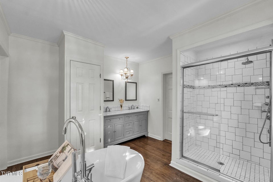 Photo #67: 2111 Lee Highway