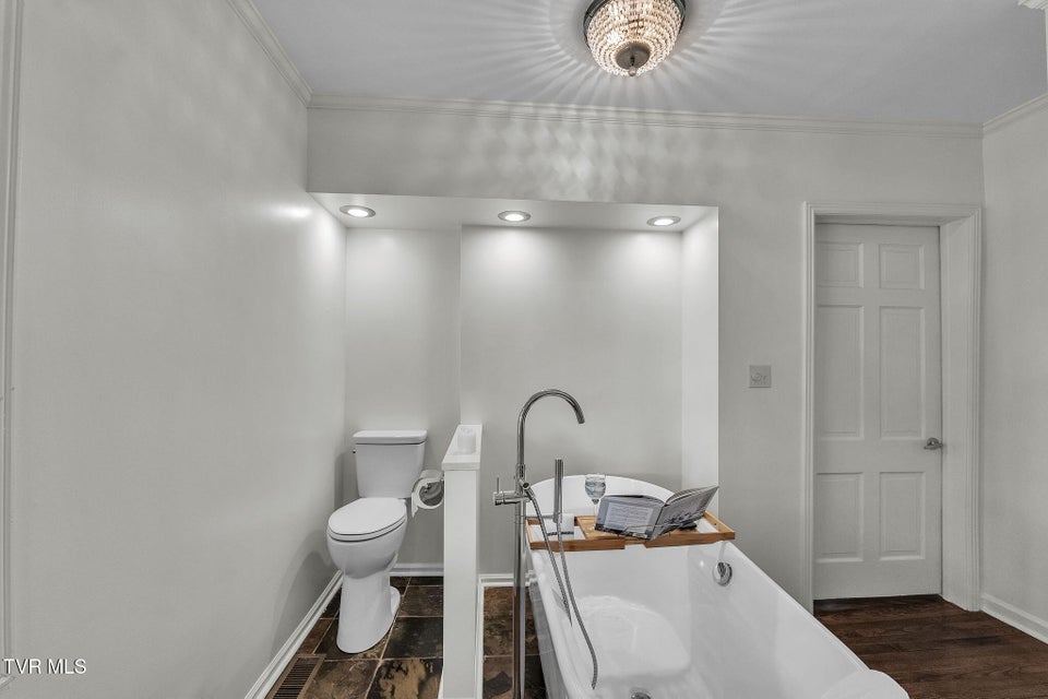 Photo #69: 2111 Lee Highway