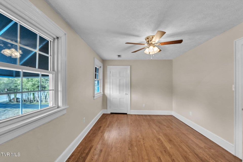 Photo #71: 2111 Lee Highway