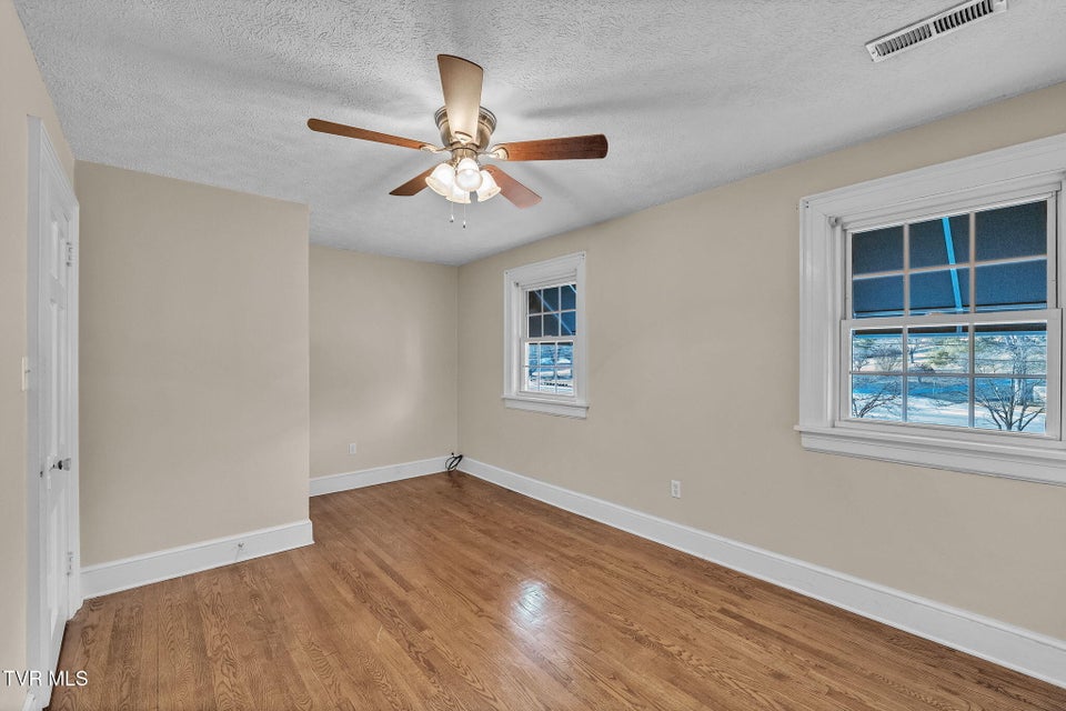 Photo #72: 2111 Lee Highway