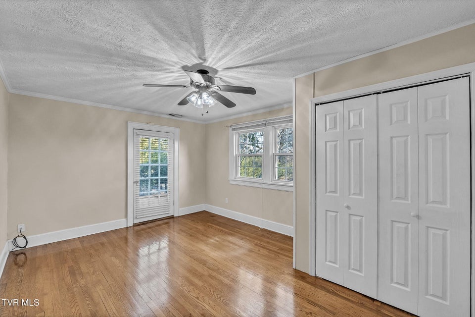 Photo #74: 2111 Lee Highway