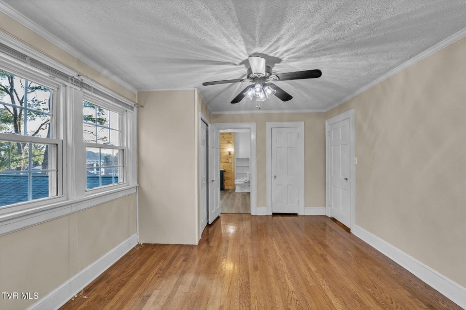 Photo #75: 2111 Lee Highway