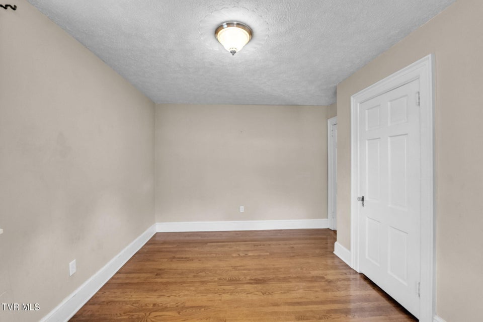 Photo #80: 2111 Lee Highway