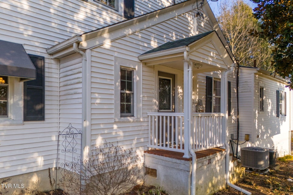 Photo #88: 2111 Lee Highway