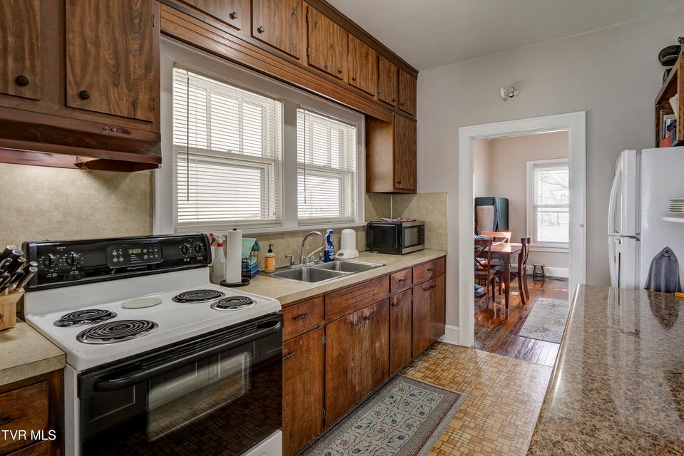 Photo #9: 1749 Virginia Avenue