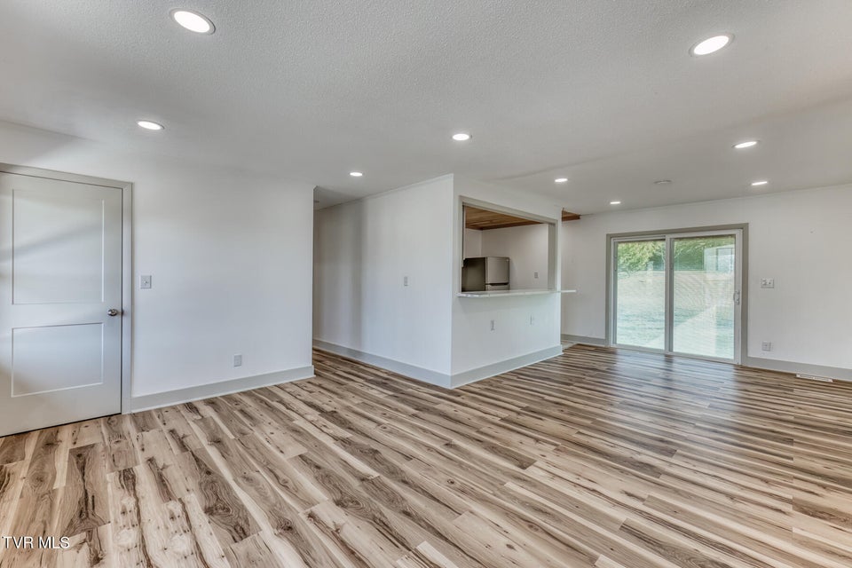 Photo #6: 438 Hartshaw Drive