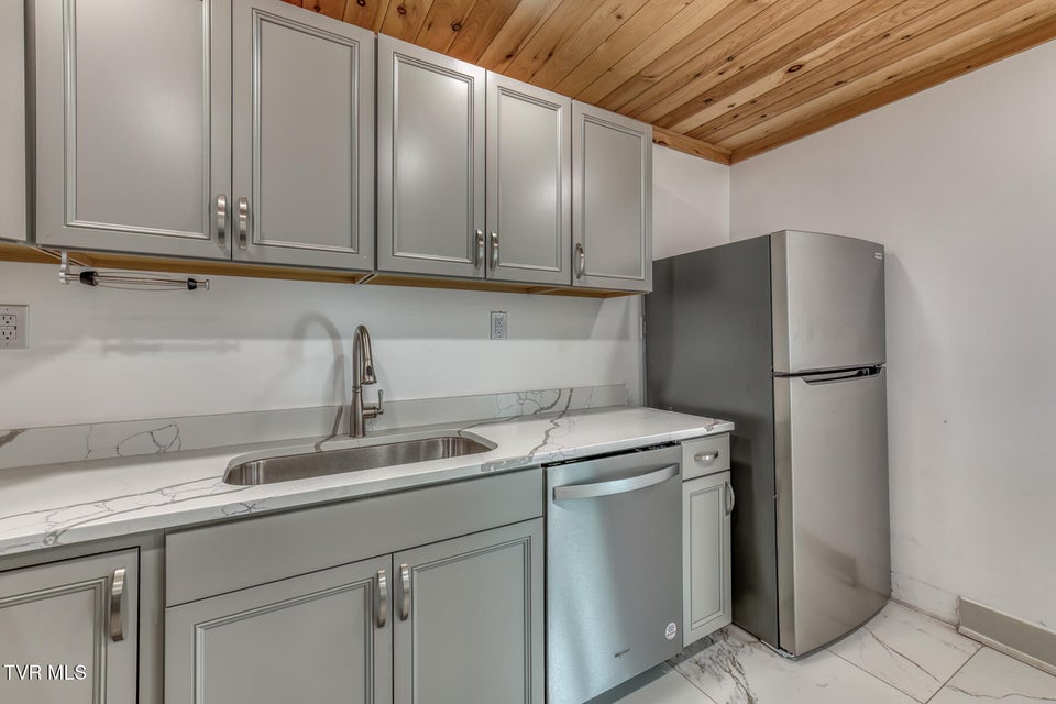 Photo #13: 438 Hartshaw Drive