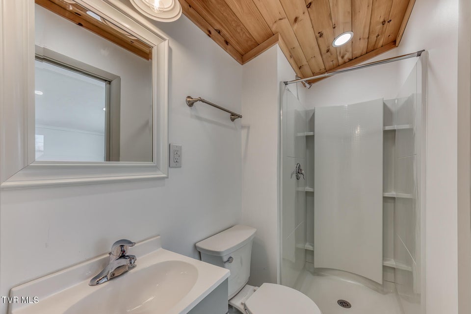 Photo #18: 438 Hartshaw Drive