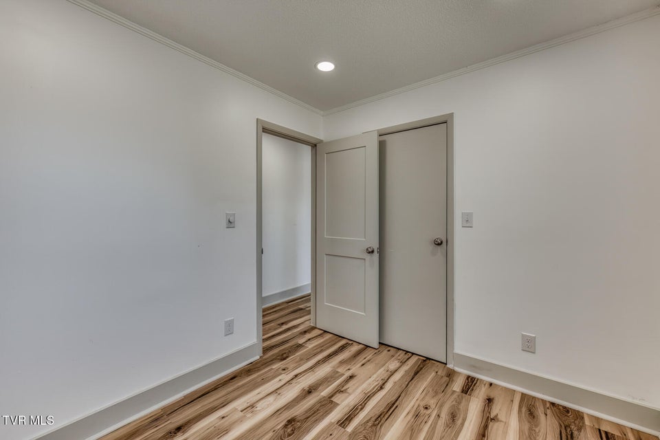 Photo #20: 438 Hartshaw Drive