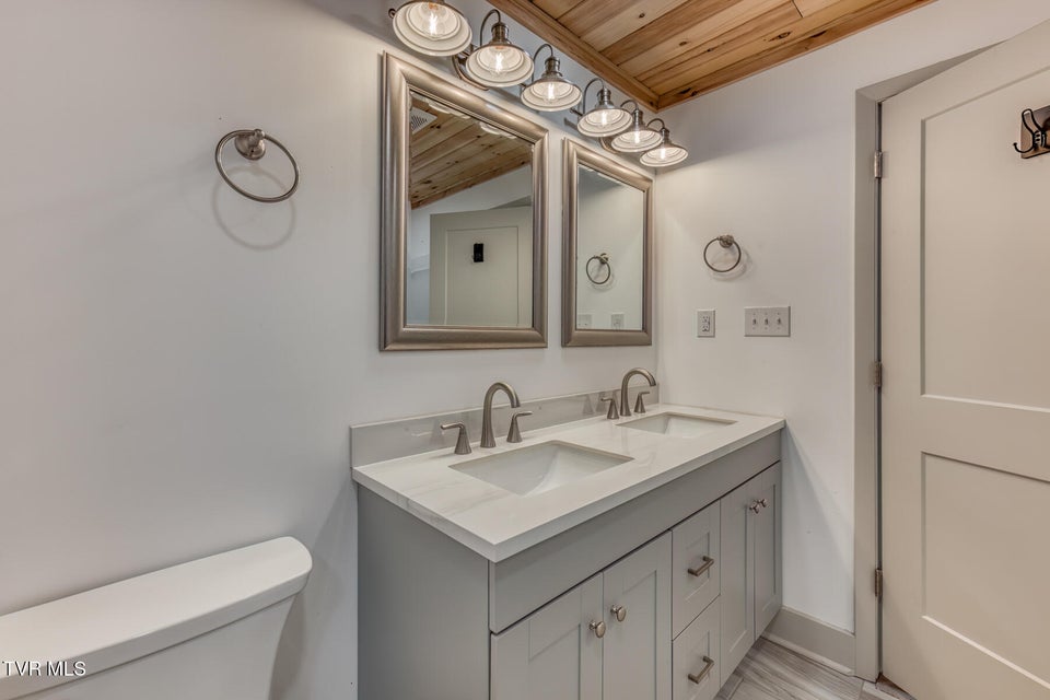 Photo #21: 438 Hartshaw Drive