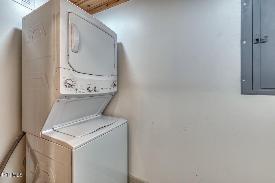 Photo #23: 438 Hartshaw Drive