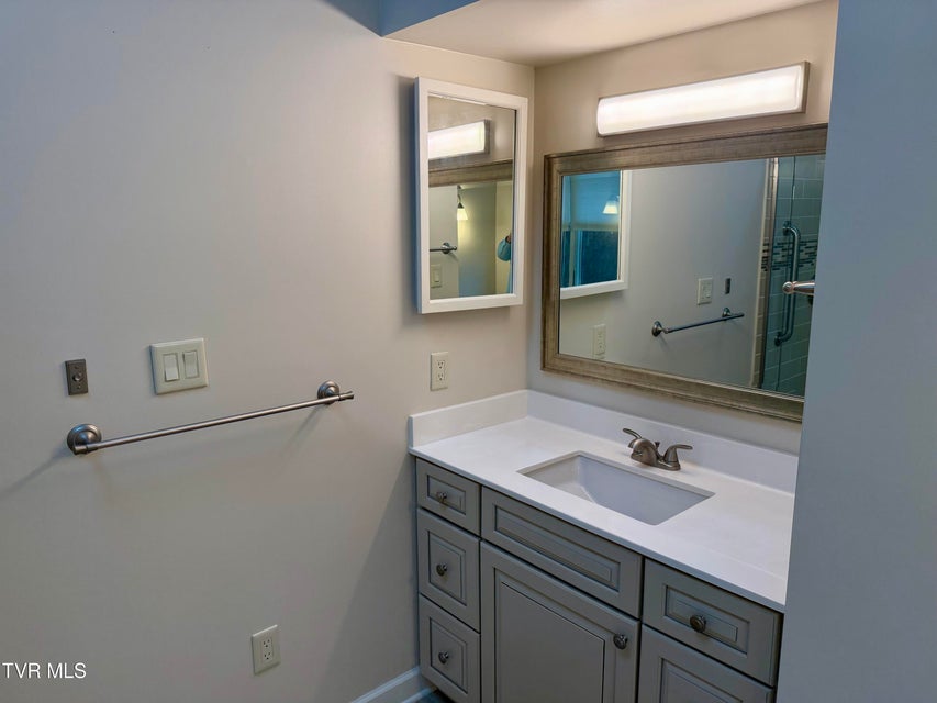 Photo #34: 244 Roscommon Drive