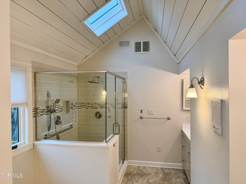 Photo #33: 244 Roscommon Drive