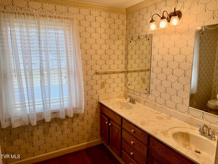 Photo #43: 244 Roscommon Drive