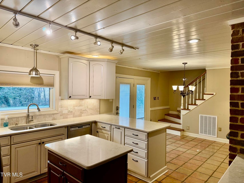 Photo #29: 244 Roscommon Drive