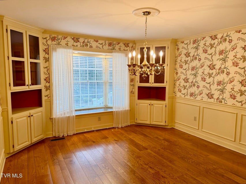 Photo #32: 244 Roscommon Drive