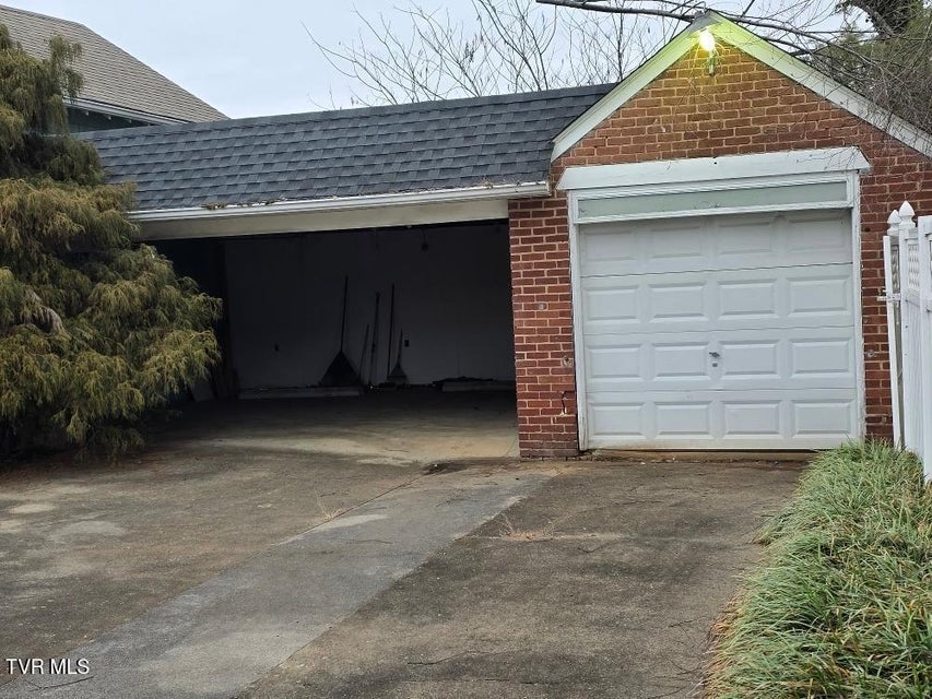 Photo #25: 605 Haynes Street