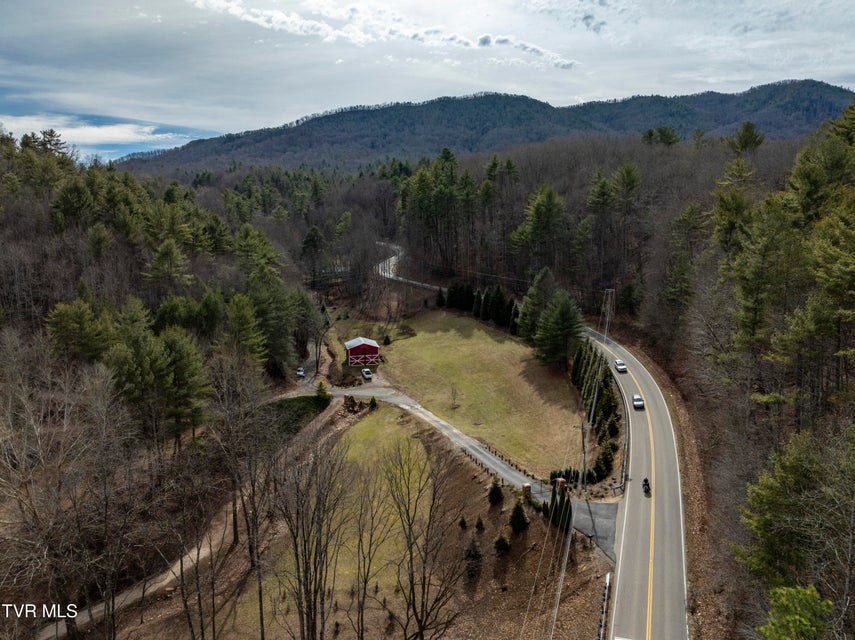 Photo #26: 710 Black Mountain Drive