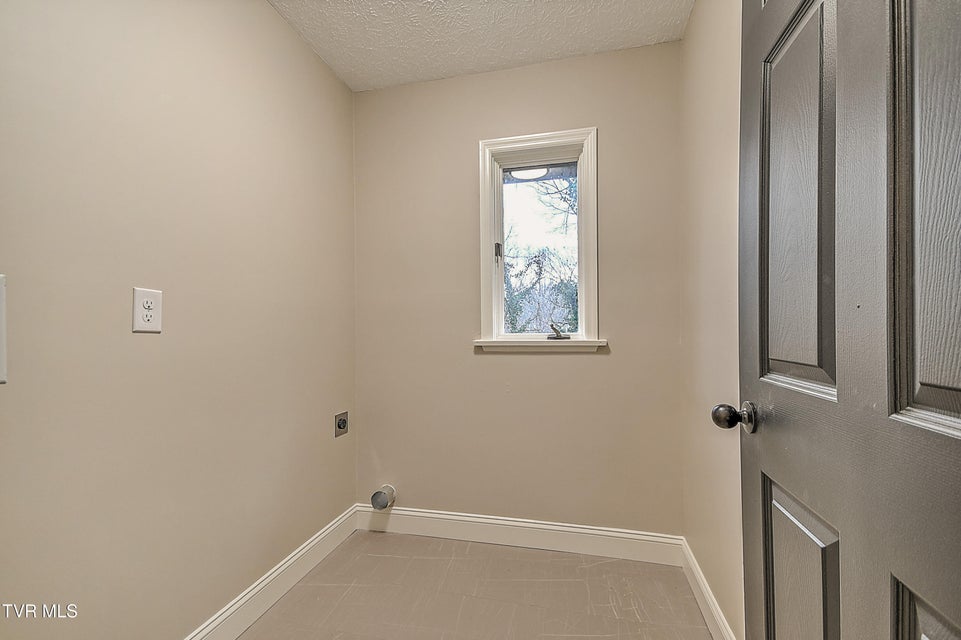 Photo #17: 151 Milligan Street