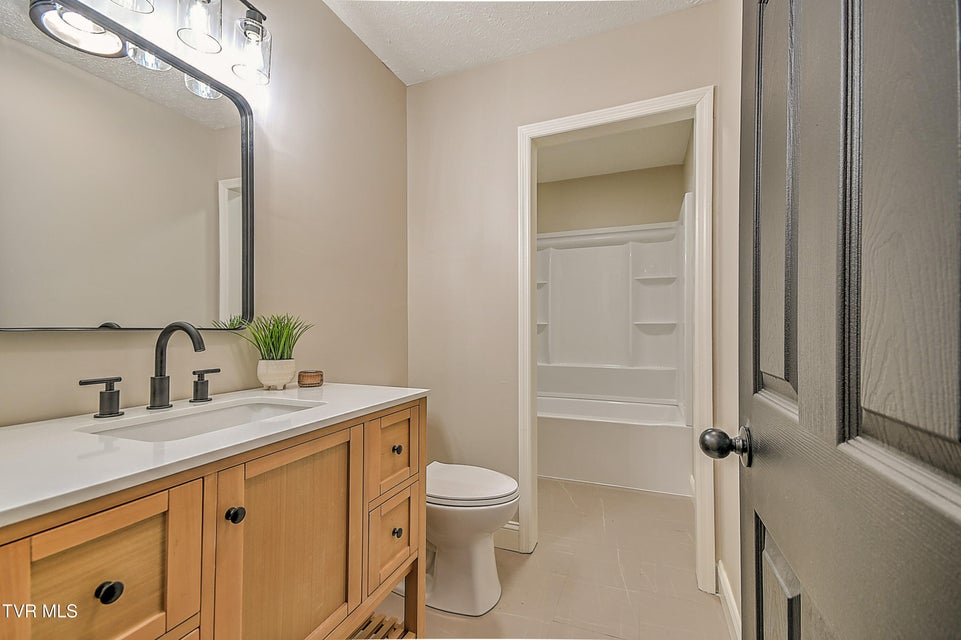 Photo #26: 151 Milligan Street