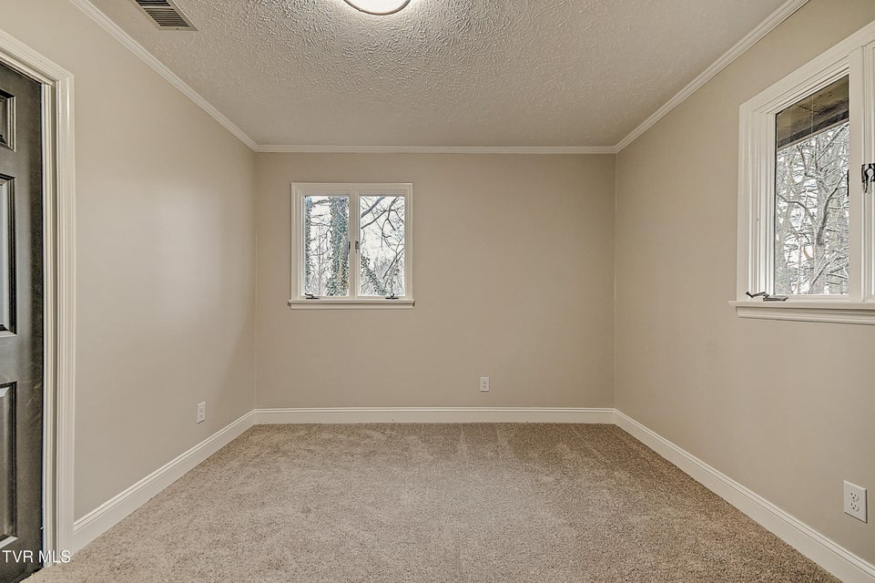 Photo #32: 151 Milligan Street