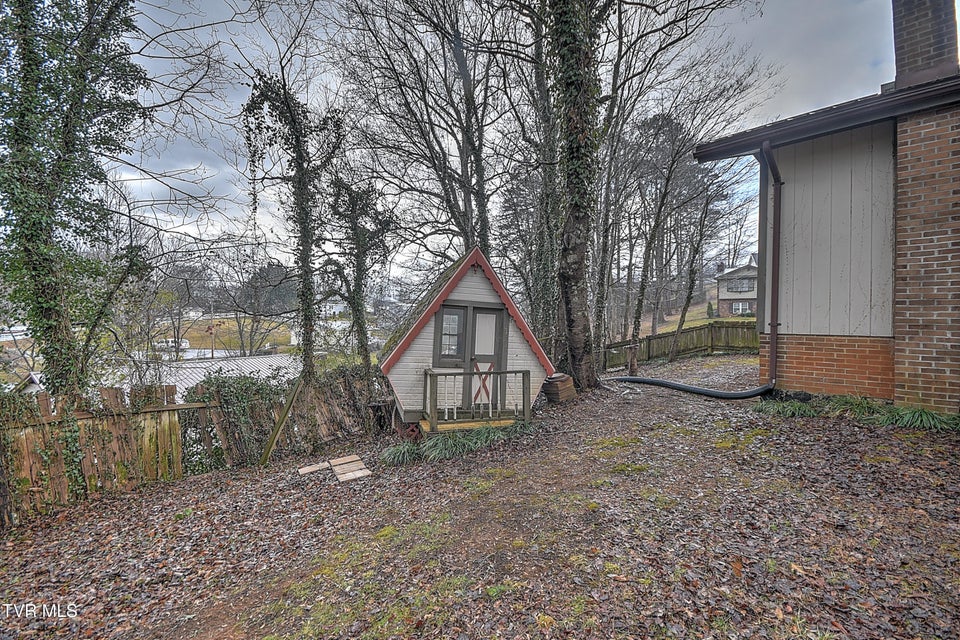 Photo #48: 151 Milligan Street