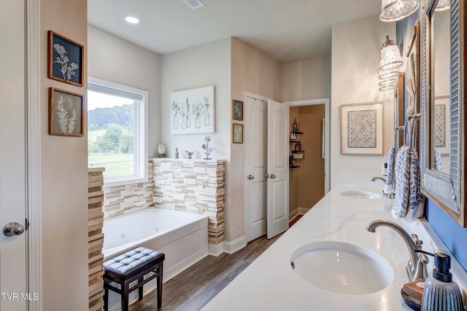 Photo #22: 133 Ug Buckles Road