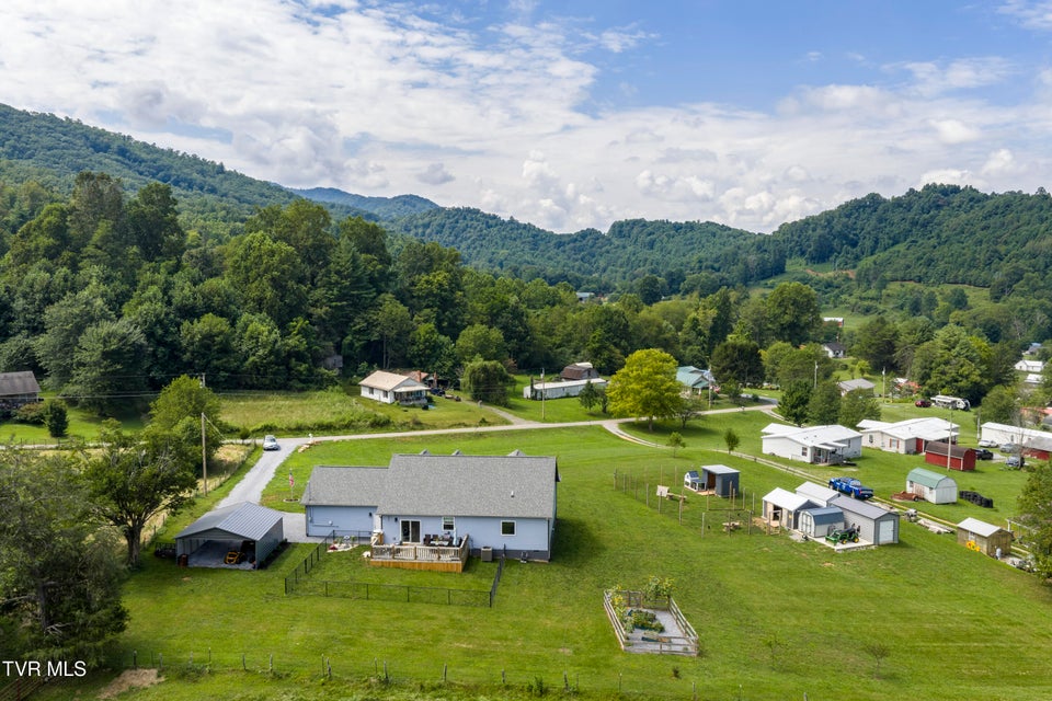 Photo #52: 133 Ug Buckles Road