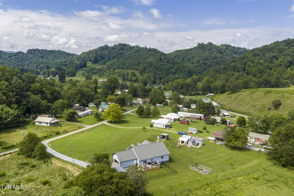 Photo #53: 133 Ug Buckles Road