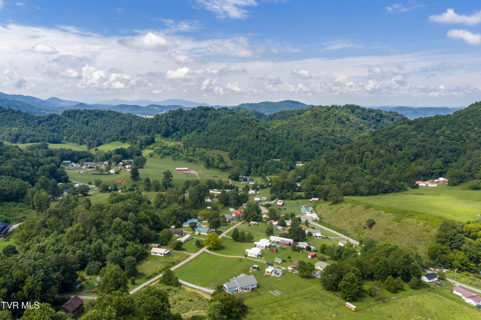 Photo #54: 133 Ug Buckles Road