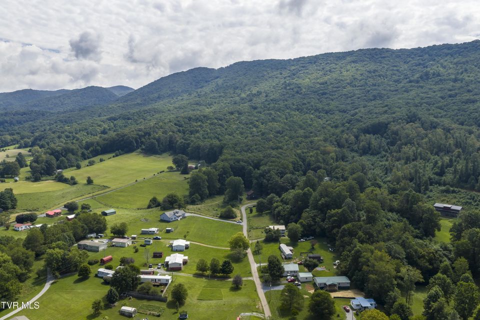 Photo #56: 133 Ug Buckles Road