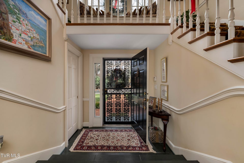 Photo #5: 5 Llewellyn Wood 