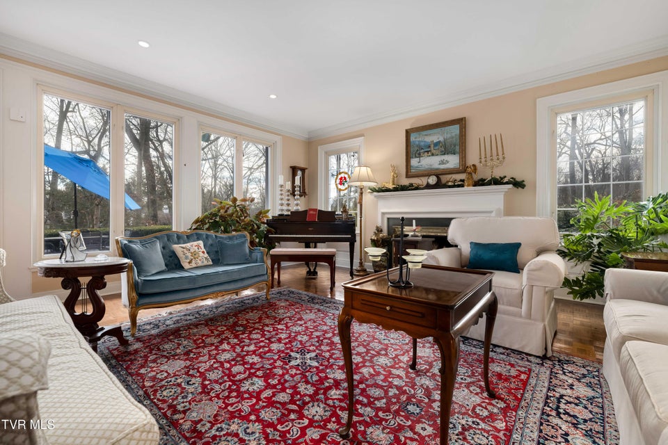 Photo #10: 5 Llewellyn Wood 