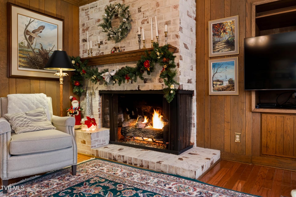 Photo #16: 5 Llewellyn Wood 