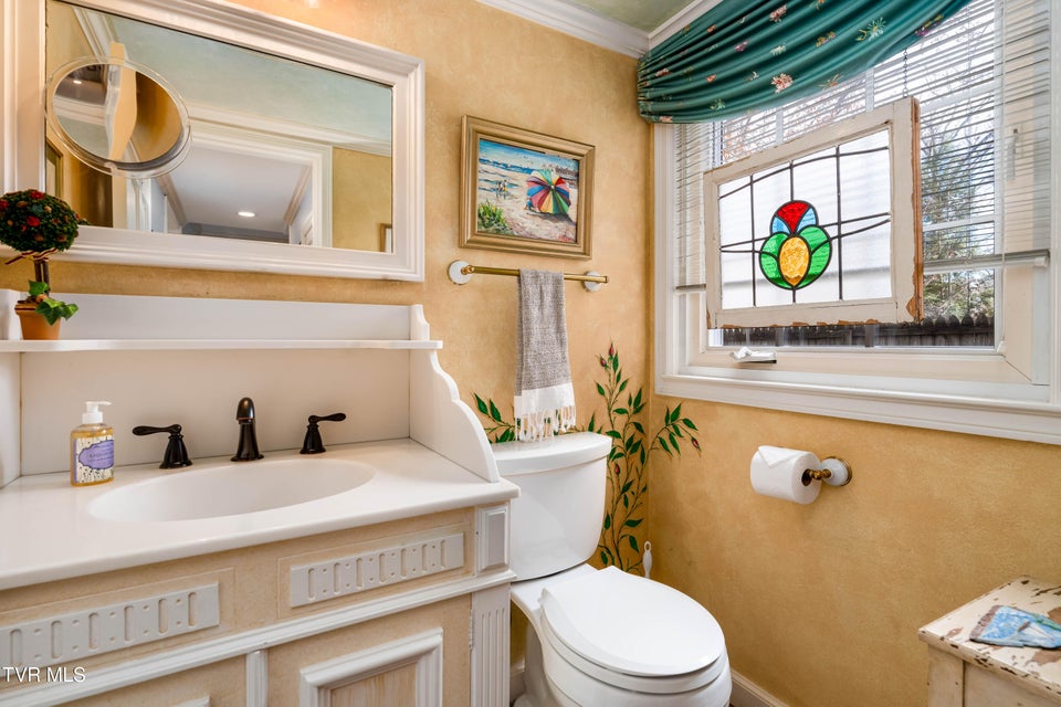 Photo #29: 5 Llewellyn Wood 