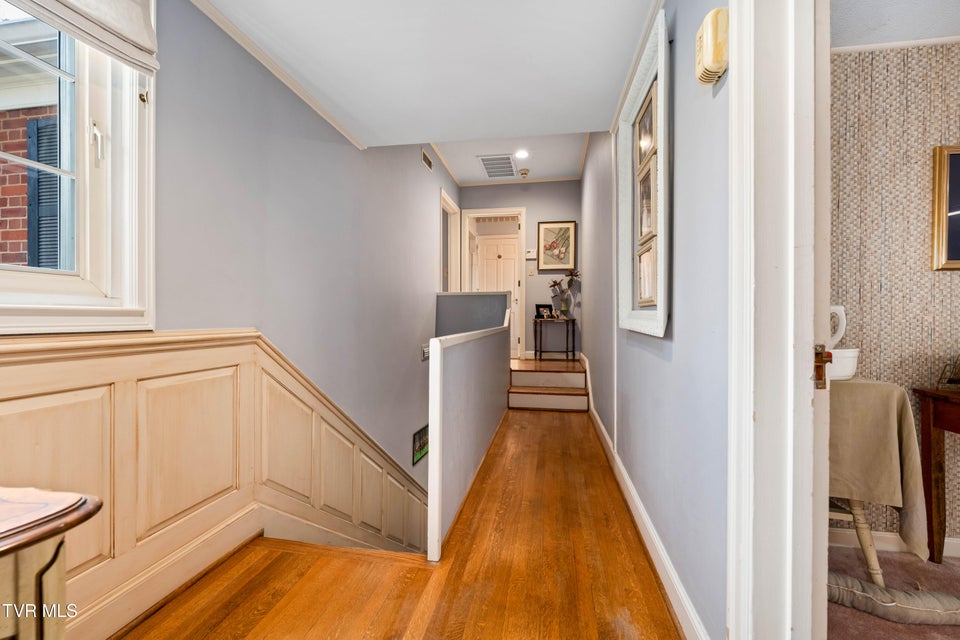 Photo #57: 5 Llewellyn Wood 