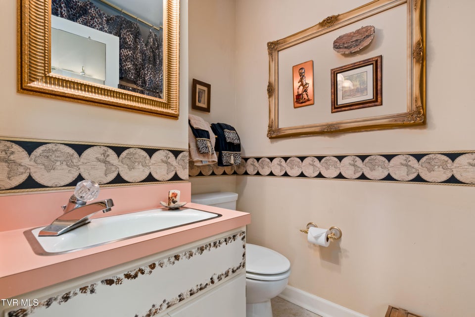 Photo #56: 5 Llewellyn Wood 