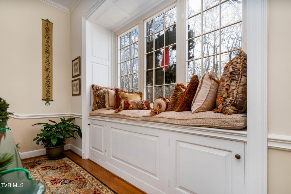 Photo #34: 5 Llewellyn Wood 